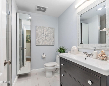 525 Ocean Boulevard - Photo Thumbnail 13