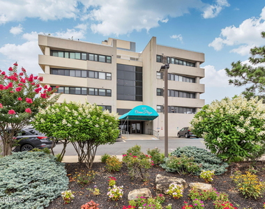 525 Ocean Boulevard - Photo Thumbnail 32