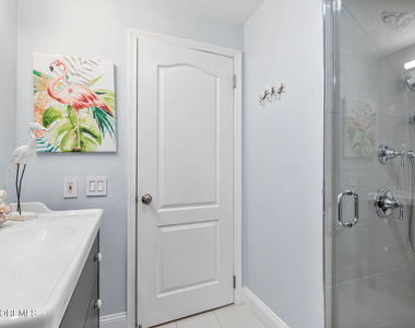 525 Ocean Boulevard - Photo Thumbnail 12