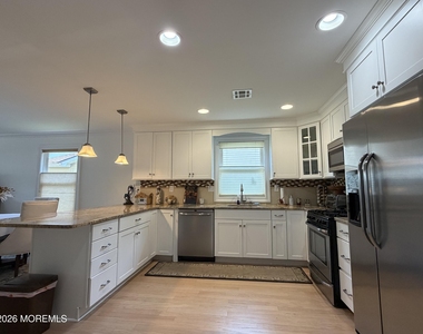 134 Everest Drive S - Photo Thumbnail 5
