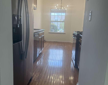 2810 Ice House Court - Photo Thumbnail 3