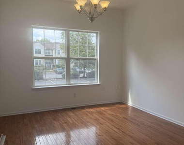 2810 Ice House Court - Photo Thumbnail 1