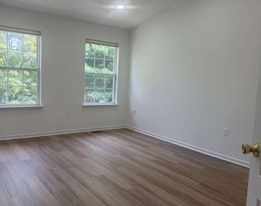 2810 Ice House Court - Photo Thumbnail 4