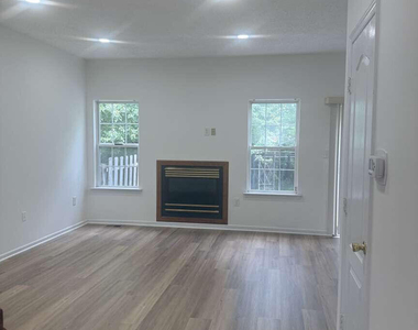 2810 Ice House Court - Photo Thumbnail 2