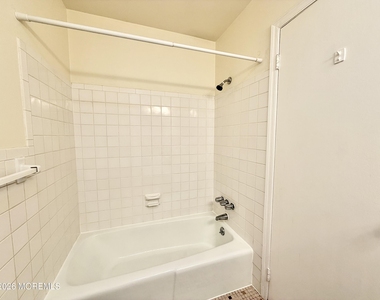 402 Sixth Avenue - Photo Thumbnail 6