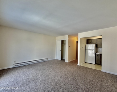 402 Sixth Avenue - Photo Thumbnail 2