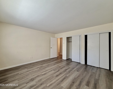 402 Sixth Avenue - Photo Thumbnail 9