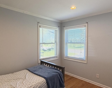 52 Greenwood Road - Photo Thumbnail 4