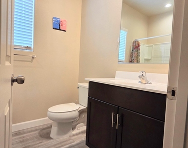 24353 W Concorda Drive - Photo Thumbnail 4