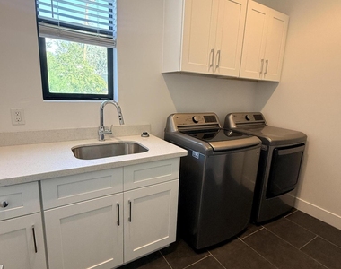 3900 N 30th Street - Photo Thumbnail 6