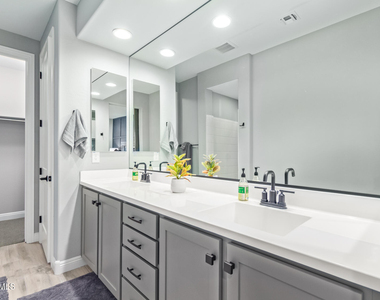 25296 N 164th Drive - Photo Thumbnail 17