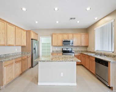 2684 E Birchwood Place - Photo Thumbnail 7