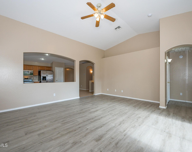 1843 E Ebony Place - Photo Thumbnail 11