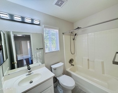 17606 N 17th Place - Photo Thumbnail 22