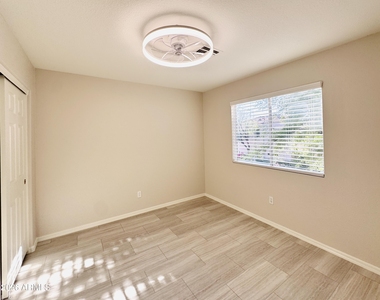 17606 N 17th Place - Photo Thumbnail 20