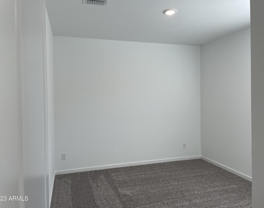 17401 W Red Fox Road - Photo Thumbnail 18