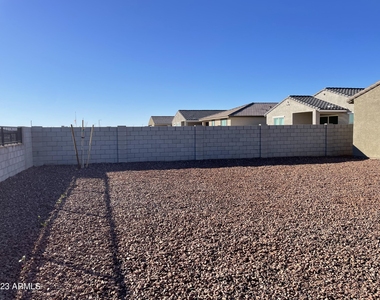 17401 W Red Fox Road - Photo Thumbnail 32