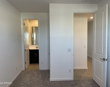 17401 W Red Fox Road - Photo Thumbnail 27