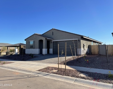 17401 W Red Fox Road - Photo Thumbnail 3