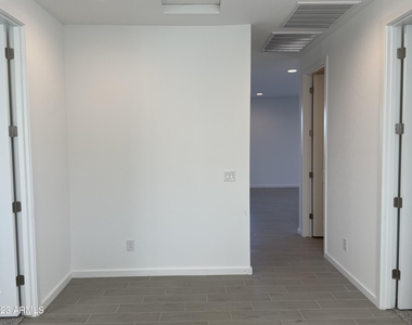 17401 W Red Fox Road - Photo Thumbnail 17