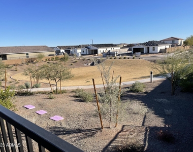 17401 W Red Fox Road - Photo Thumbnail 36