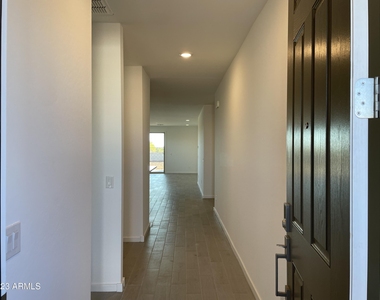 17401 W Red Fox Road - Photo Thumbnail 4