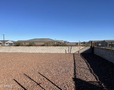 17401 W Red Fox Road - Photo Thumbnail 35