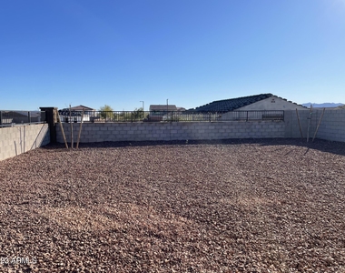 17401 W Red Fox Road - Photo Thumbnail 33