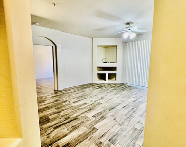 705 W Queen Creek Road - Photo Thumbnail 7