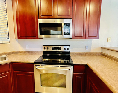 705 W Queen Creek Road - Photo Thumbnail 4