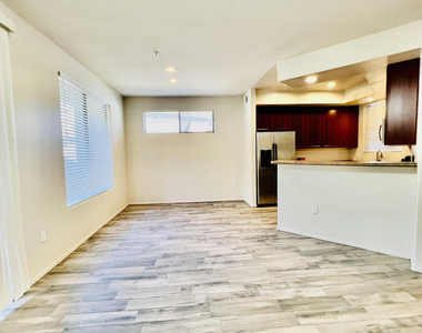 705 W Queen Creek Road - Photo Thumbnail 9