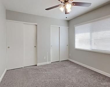 1412 E Hermosa Drive - Photo Thumbnail 10