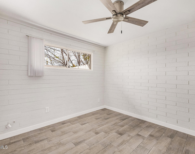 1321 N 48th Place - Photo Thumbnail 11