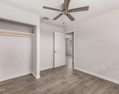 1321 N 48th Place - Photo Thumbnail 12