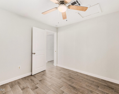 1321 N 48th Place - Photo Thumbnail 9