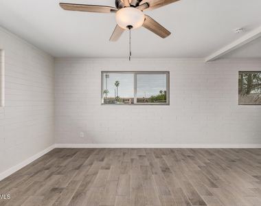 1321 N 48th Place - Photo Thumbnail 2