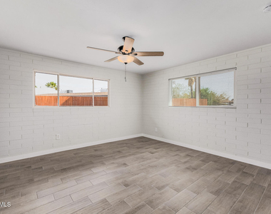 1321 N 48th Place - Photo Thumbnail 1