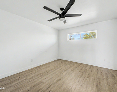 830 E Turney Avenue - Photo Thumbnail 15