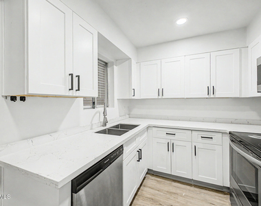 830 E Turney Avenue - Photo Thumbnail 7