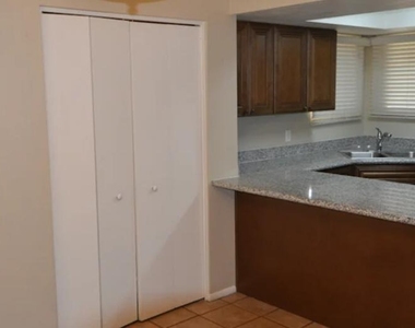 18433 N 2nd Drive - Photo Thumbnail 5