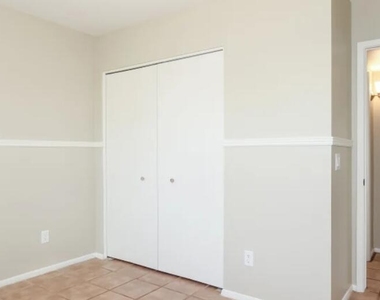 18433 N 2nd Drive - Photo Thumbnail 11