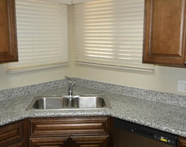 18433 N 2nd Drive - Photo Thumbnail 7