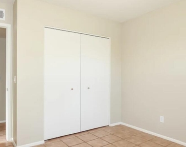 18433 N 2nd Drive - Photo Thumbnail 13