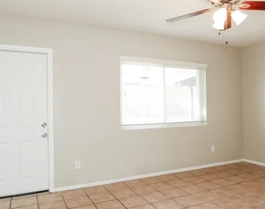 18433 N 2nd Drive - Photo Thumbnail 12