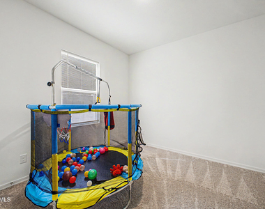 24260 W Pecan Road - Photo Thumbnail 11