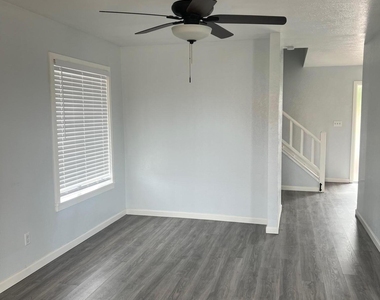 8220 W Monaco Boulevard - Photo Thumbnail 6