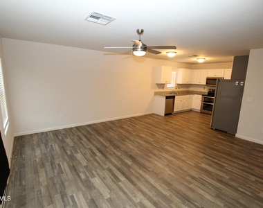 322 E Bobcat Place - Photo Thumbnail 11