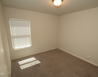 322 E Bobcat Place - Photo Thumbnail 24