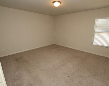 322 E Bobcat Place - Photo Thumbnail 20