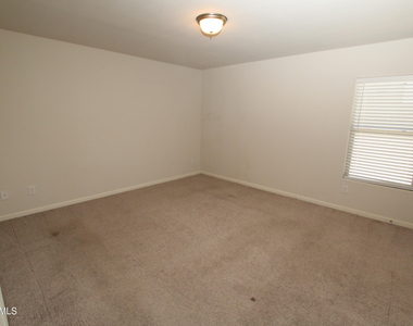 322 E Bobcat Place - Photo Thumbnail 21